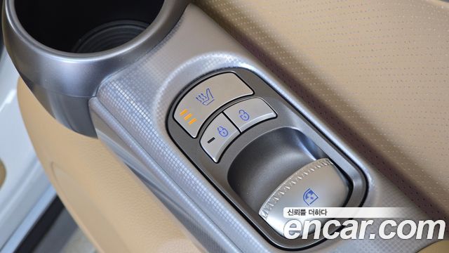 Genesis GV60 2023 — photo 24