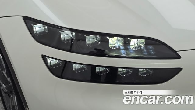 Genesis GV60 2023 — photo 8