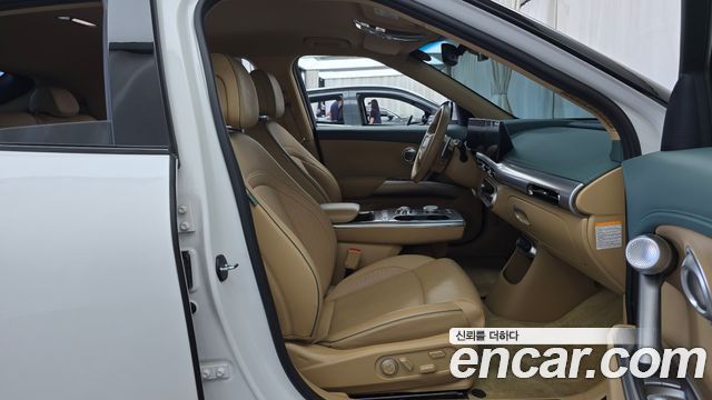 Genesis GV60 2023 — photo 16