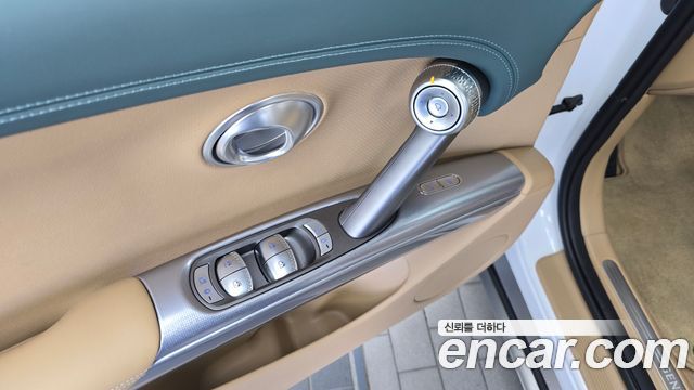 Genesis GV60 2023 — photo 28