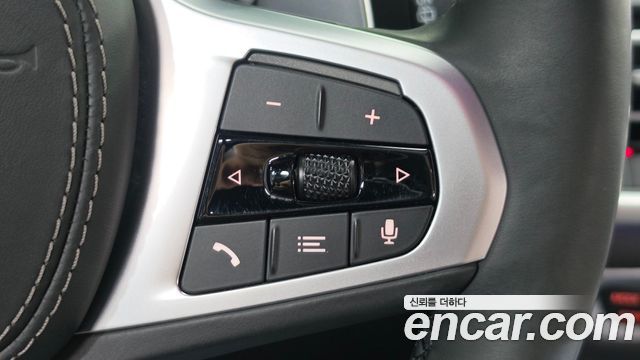 BMW X5 2019 — photo 23