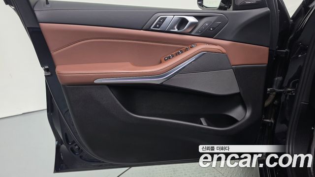 BMW X5 2019 — photo 14