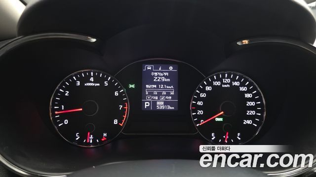 Kia K3 2015 — photo 11