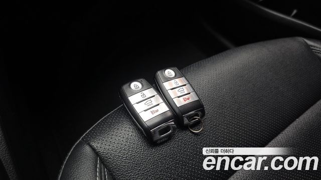 Kia K3 2015 — photo 23
