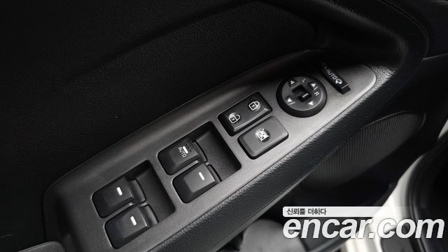 Kia K3 2015 — photo 29