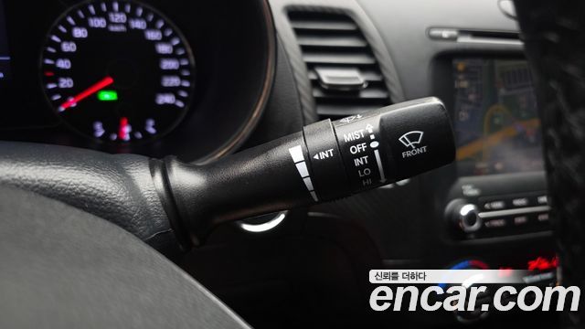 Kia K3 2015 — photo 31