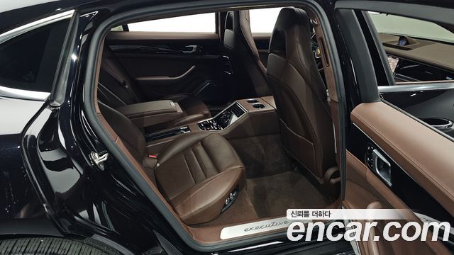 Porsche Panamera 2021 — photo 17