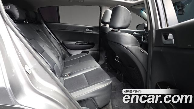 Kia Sportage 2018 — photo 12