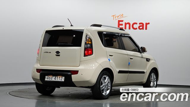Kia Soul 2010 — photo 2
