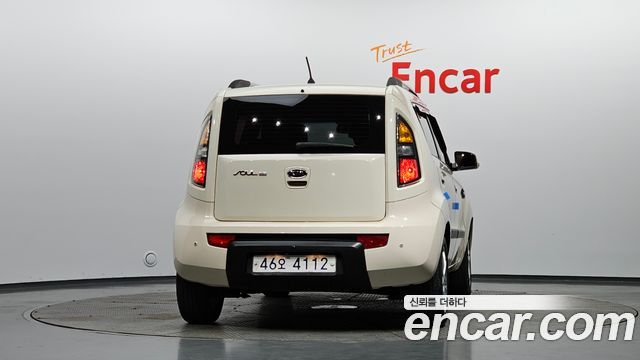 Kia Soul 2010 — photo 4