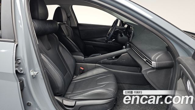 Hyundai AVANTE 2022 — photo 17