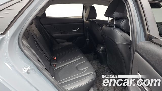 Hyundai AVANTE 2022 — photo 18