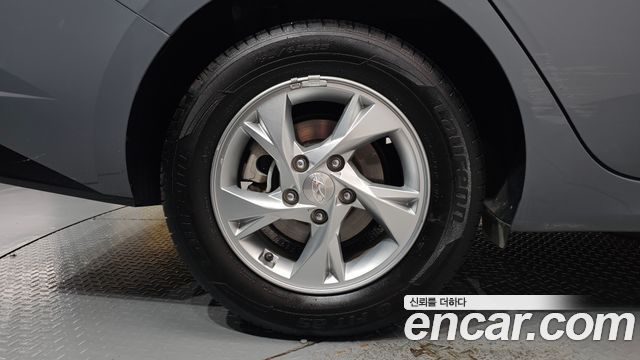 Hyundai AVANTE 2022 — photo 7