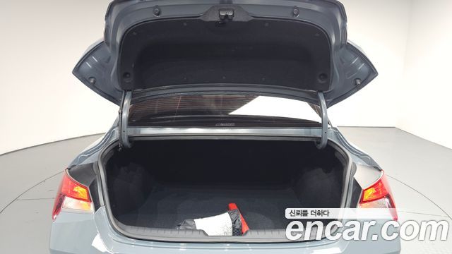 Hyundai AVANTE 2022 — photo 30