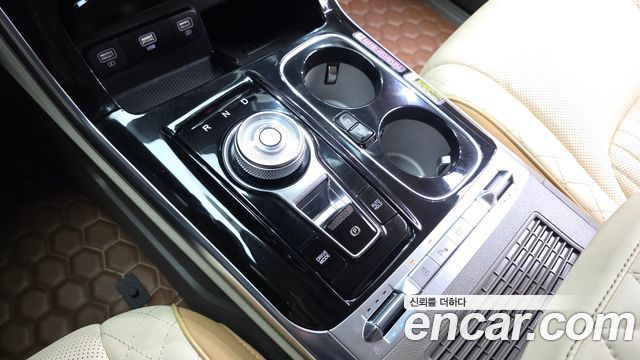 Kia Canival 2022 — photo 9