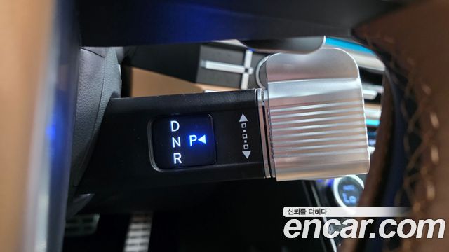 Hyundai Santafe 2025 — photo 12