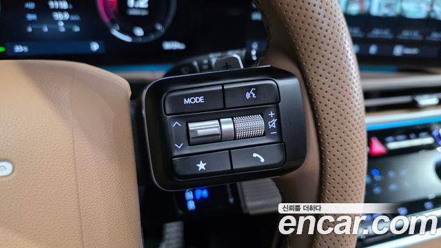 Hyundai Santafe 2025 — photo 31
