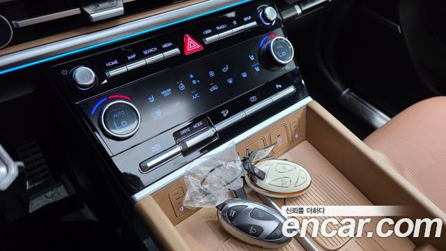 Hyundai Santafe 2025 — photo 33