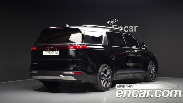 Kia Canival 2023 — photo 2