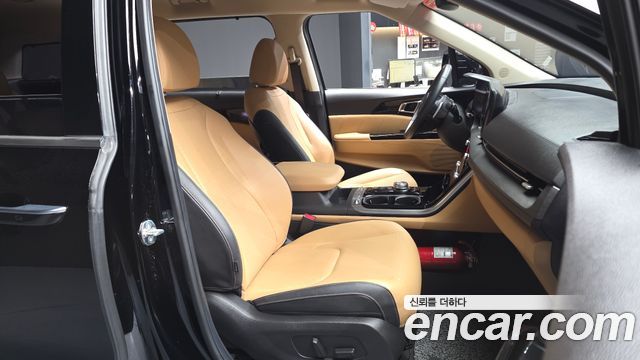 Kia Canival 2023 — photo 17
