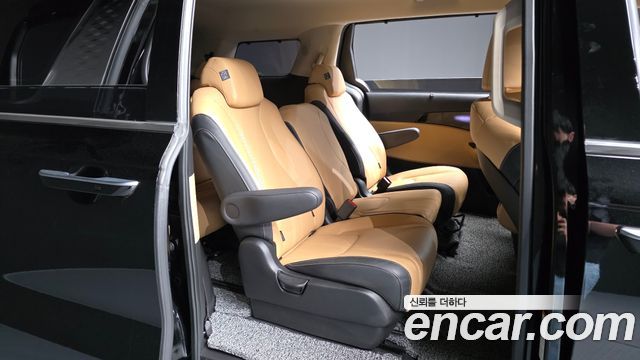 Kia Canival 2023 — photo 18