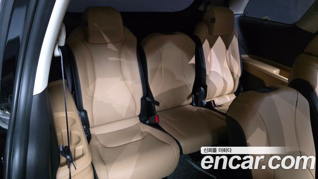 Kia Canival 2023 — photo 19