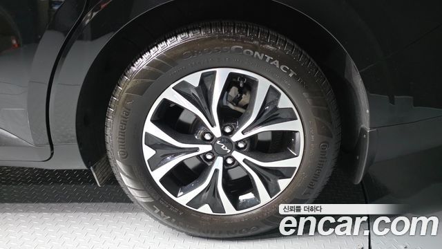 Kia Canival 2023 — photo 7