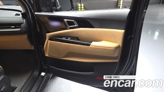 Kia Canival 2023 — photo 14