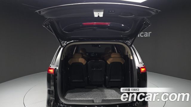 Kia Canival 2023 — photo 32