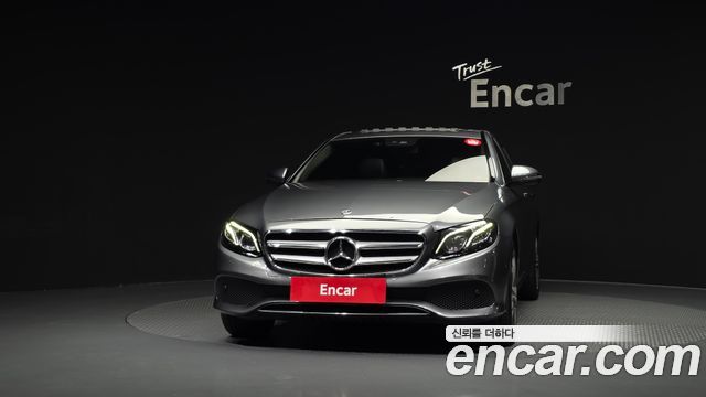 Mercedes-Benz E-Class 2019 — photo 3
