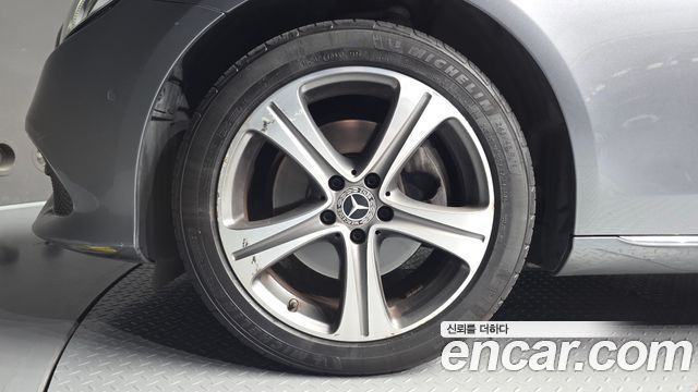 Mercedes-Benz E-Class 2019 — photo 5