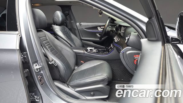 Mercedes-Benz E-Class 2019 — photo 11