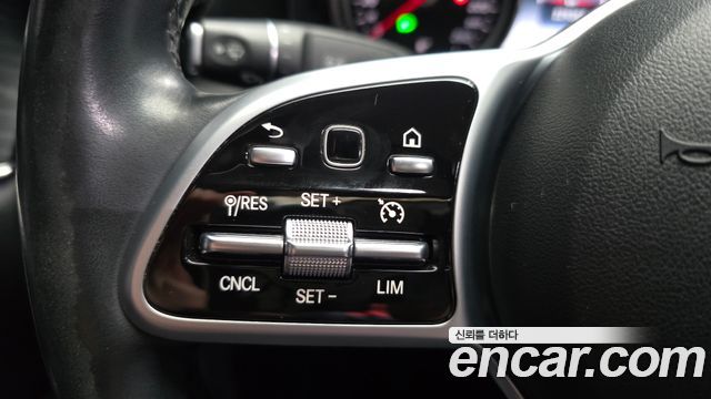 Mercedes-Benz E-Class 2019 — photo 19