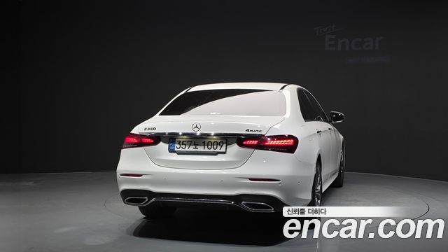 Mercedes-Benz E-Class 2022 — photo 4