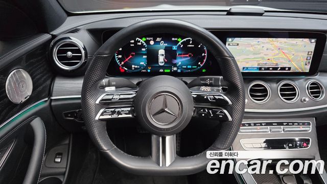 Mercedes-Benz E-Class 2022 — photo 20