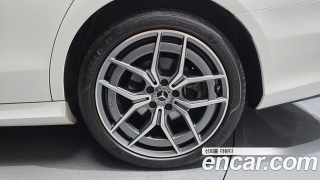 Mercedes-Benz E-Class 2022 — photo 7