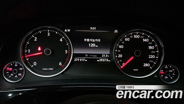 Volkswagen Touareg 2014 — photo 8