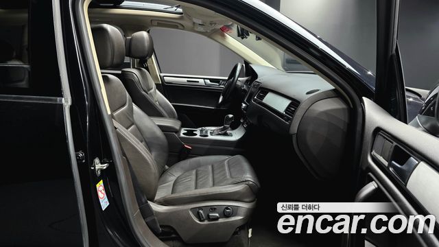 Volkswagen Touareg 2014 — photo 10