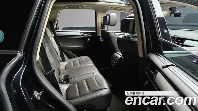Volkswagen Touareg 2014 — photo 11