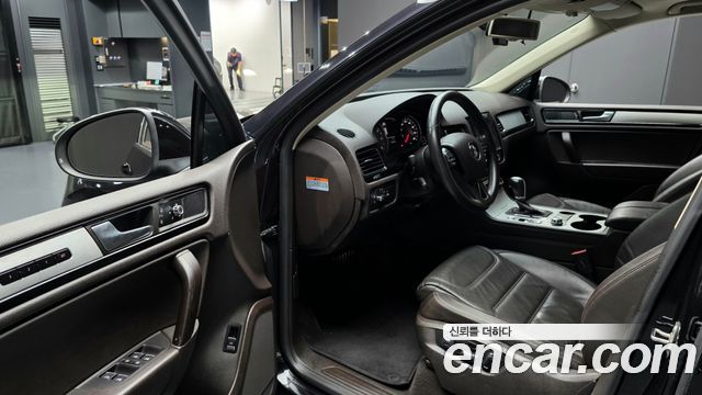 Volkswagen Touareg 2014 — photo 12