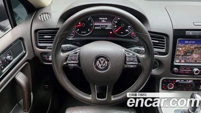 Volkswagen Touareg 2014 — photo 13