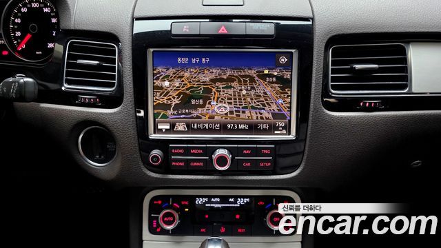 Volkswagen Touareg 2014 — photo 14