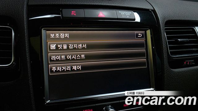 Volkswagen Touareg 2014 — photo 16