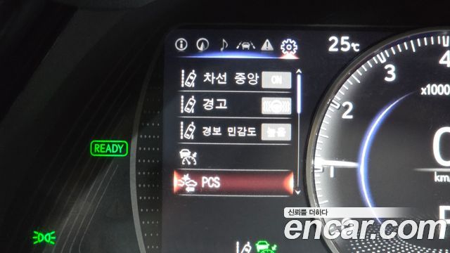 Lexus ES 2022 — photo 24
