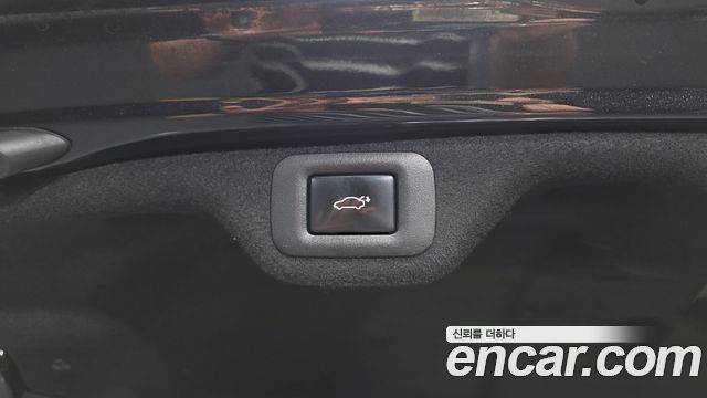 Lexus ES 2022 — photo 33