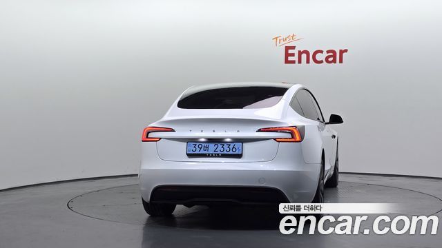 Tesla Model 3 2026 — photo 4
