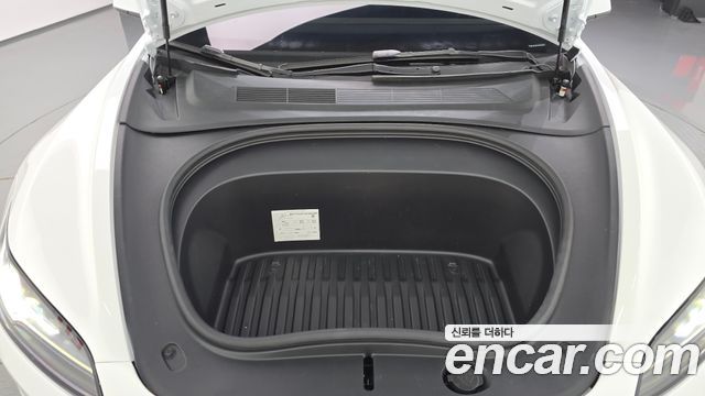Tesla Model 3 2026 — photo 6