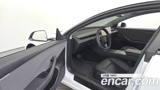 Tesla Model 3 2026 — photo 10