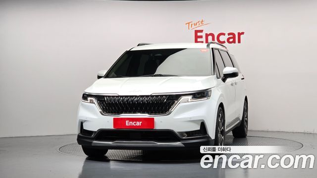 Kia Canival 2023 — photo 3
