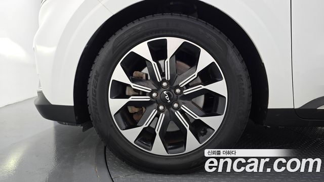 Kia Canival 2023 — photo 5